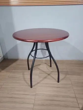 Meja custom produksi Benteng Mas