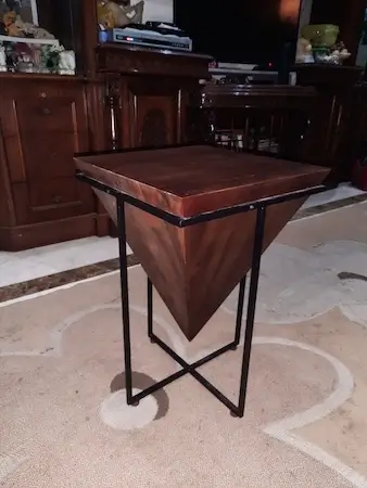 Meja custom produksi Benteng Mas